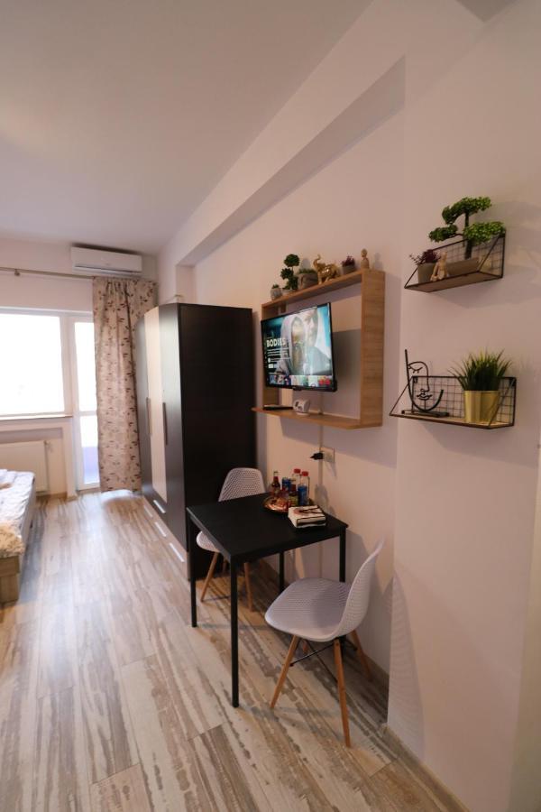 Charming Cozy Studio - Old Town - Free Minibar Apartment Букурещ Екстериор снимка