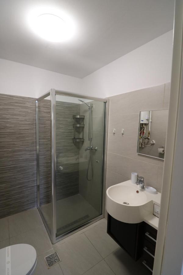 Charming Cozy Studio - Old Town - Free Minibar Apartment Букурещ Екстериор снимка