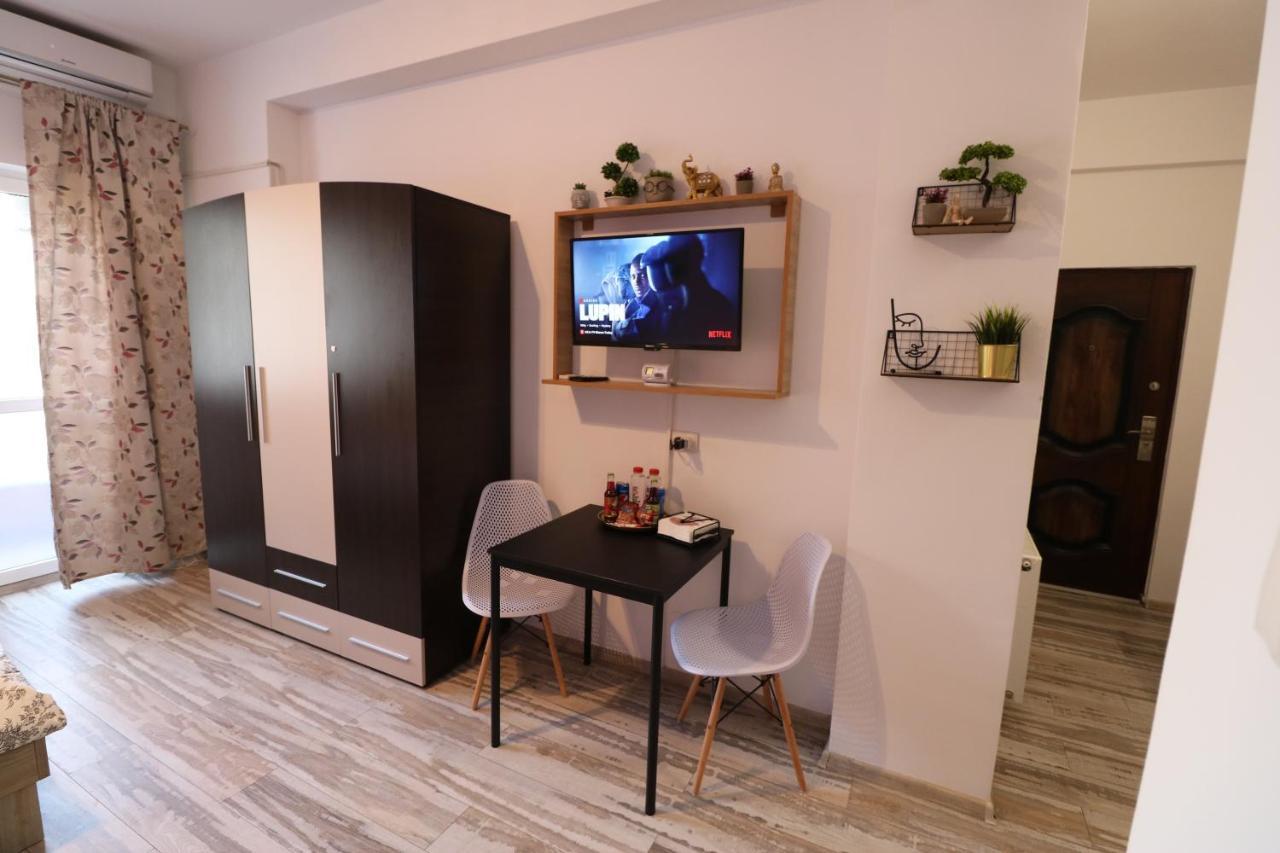 Charming Cozy Studio - Old Town - Free Minibar Apartment Букурещ Екстериор снимка