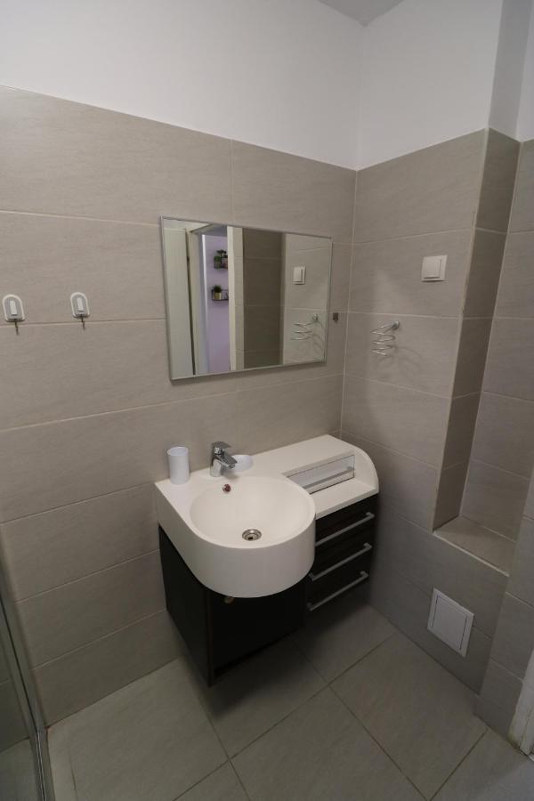 Charming Cozy Studio - Old Town - Free Minibar Apartment Букурещ Екстериор снимка